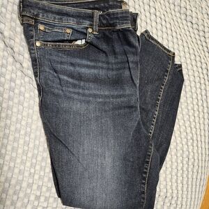 Women's plus skinny jean